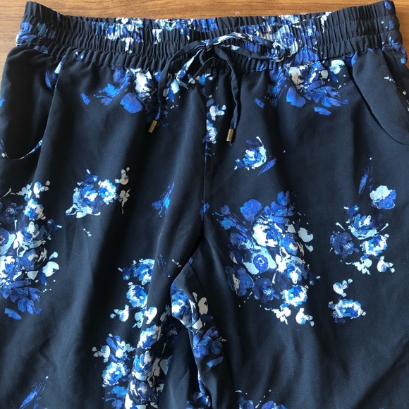 Coldwater Creek tapered leg drawstring pants - Picture 2 of 13